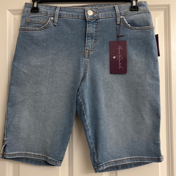 Gloria Vanderbilt ladies Jean shorts - Picture 1 of 9